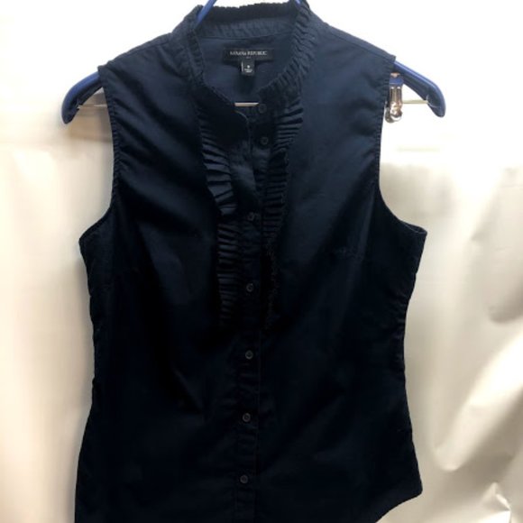 Banana Republic Tops - Banana Repulbic sleeveless top